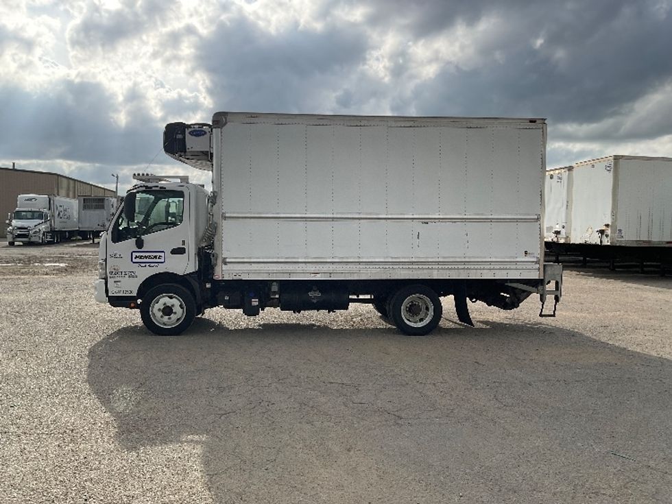 Refrigerated Truck-Light and Medium Duty Trucks-Hino-2020-195-Little Rock-AR-132,972\n\t\tmiles-$ 50,750 - Image 4