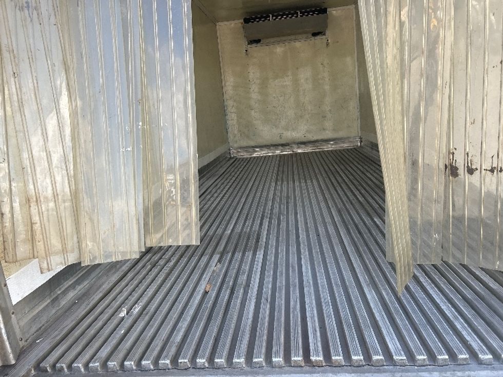 Refrigerated Truck-Light and Medium Duty Trucks-Hino-2020-195-Londonderry-NH-86,320\n\t\tmiles-$ 49,500 - Image 10