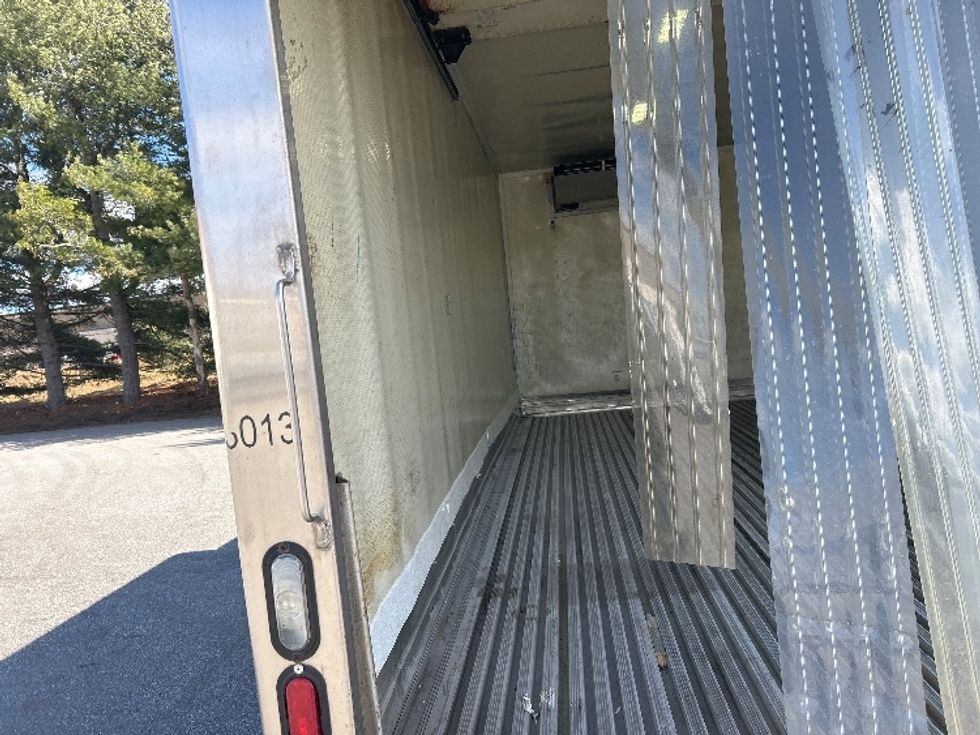 Refrigerated Truck-Light and Medium Duty Trucks-Hino-2020-195-Londonderry-NH-86,320\n\t\tmiles-$ 49,500 - Image 11