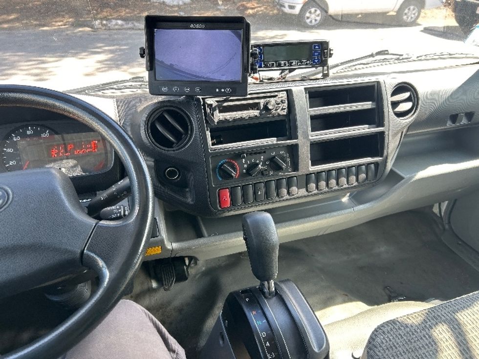 Refrigerated Truck-Light and Medium Duty Trucks-Hino-2020-195-Londonderry-NH-86,320\n\t\tmiles-$ 49,500 - Image 18