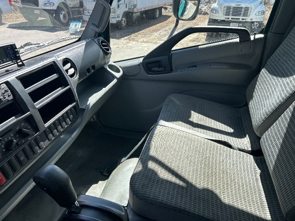 Refrigerated Truck-Light and Medium Duty Trucks-Hino-2020-195-Londonderry-NH-86,320\n\t\tmiles-$ 49,500 - Image 19