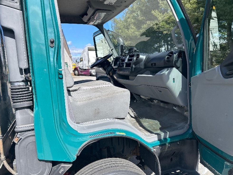 Refrigerated Truck-Light and Medium Duty Trucks-Hino-2020-195-Londonderry-NH-86,320\n\t\tmiles-$ 49,500 - Image 20