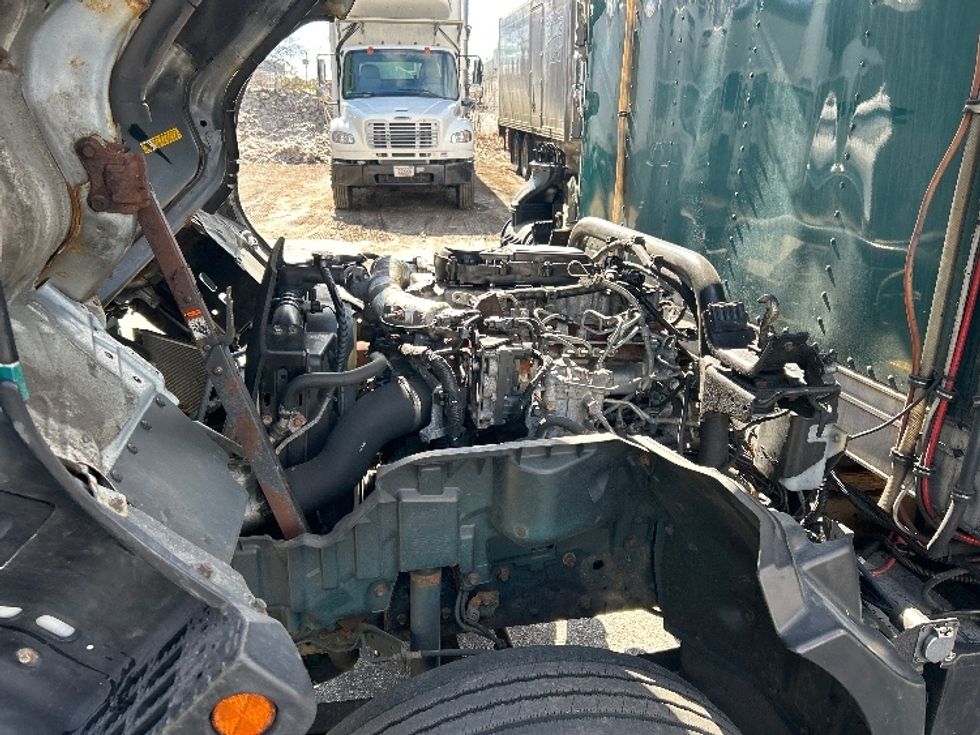 Refrigerated Truck-Light and Medium Duty Trucks-Hino-2020-195-Londonderry-NH-86,320\n\t\tmiles-$ 49,500 - Image 24