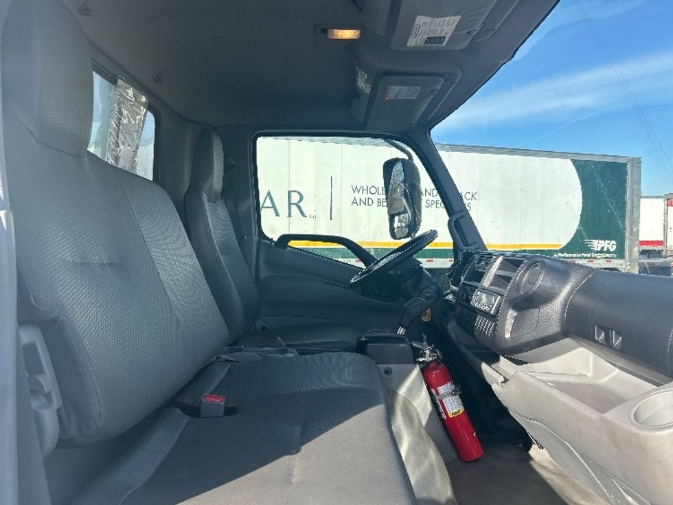 Refrigerated Truck-Light and Medium Duty Trucks-Hino-2020-195-Louisville-KY-114,714\n\t\tmiles-$ 53,500 - Image 20