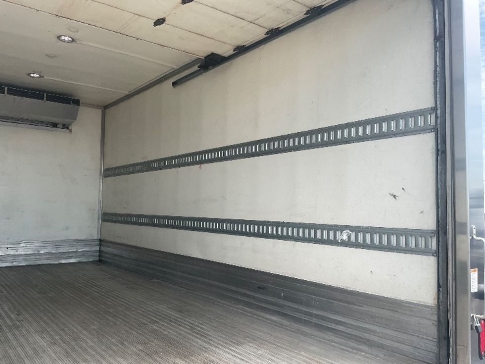 Refrigerated Truck-Light and Medium Duty Trucks-Hino-2020-195-Madison-AL-132,444\n\t\tmiles-$ 55,250 - Image 12