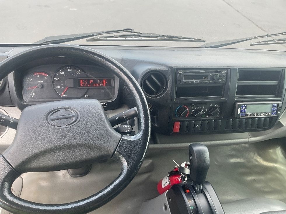Refrigerated Truck-Light and Medium Duty Trucks-Hino-2020-195-Madison-AL-132,444\n\t\tmiles-$ 55,250 - Image 18