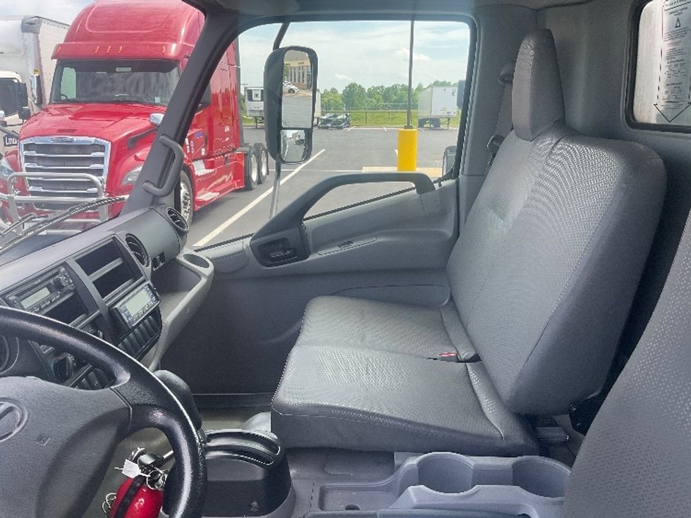 Refrigerated Truck-Light and Medium Duty Trucks-Hino-2020-195-Madison-AL-132,444\n\t\tmiles-$ 55,250 - Image 19