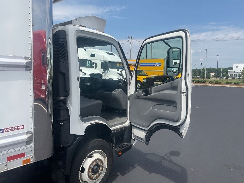 Refrigerated Truck-Light and Medium Duty Trucks-Hino-2020-195-Madison-AL-132,444\n\t\tmiles-$ 55,250 - Image 20