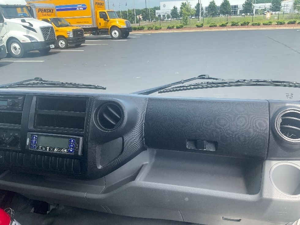 Refrigerated Truck-Light and Medium Duty Trucks-Hino-2020-195-Madison-AL-132,444\n\t\tmiles-$ 55,250 - Image 21