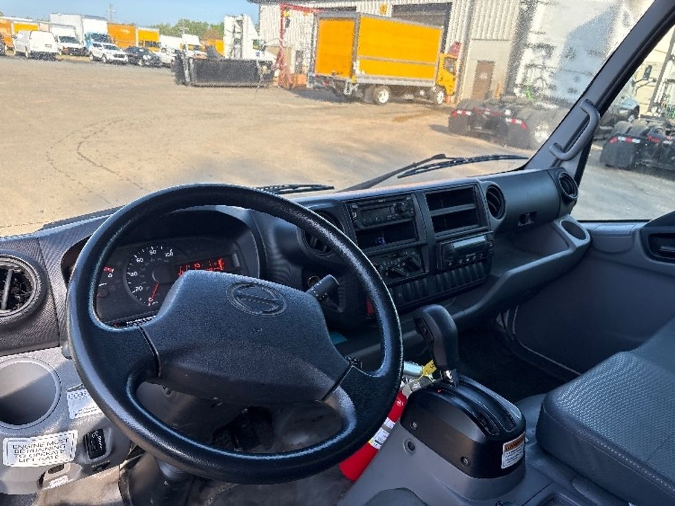 Refrigerated Truck-Light and Medium Duty Trucks-Hino-2020-195-Mebane-NC-129,629\n\t\tmiles-$ 54,250 - Image 16