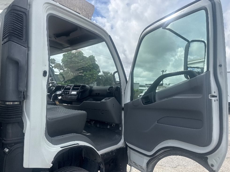 Refrigerated Truck-Light and Medium Duty Trucks-Hino-2020-195-Medley-FL-24,678\n\t\tmiles-$ 63,750 - Image 19