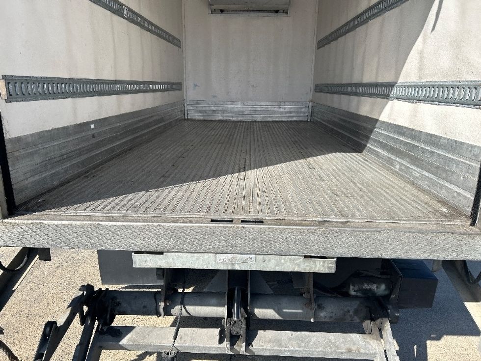 Refrigerated Truck-Light and Medium Duty Trucks-Hino-2020-195-Memphis-TN-119,162\n\t\tmiles-$ 55,250 - Image 10