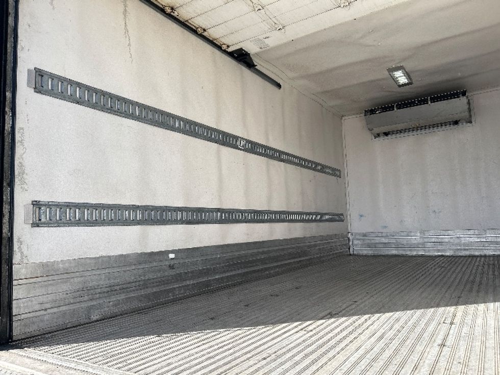 Refrigerated Truck-Light and Medium Duty Trucks-Hino-2020-195-Memphis-TN-119,162\n\t\tmiles-$ 55,250 - Image 11