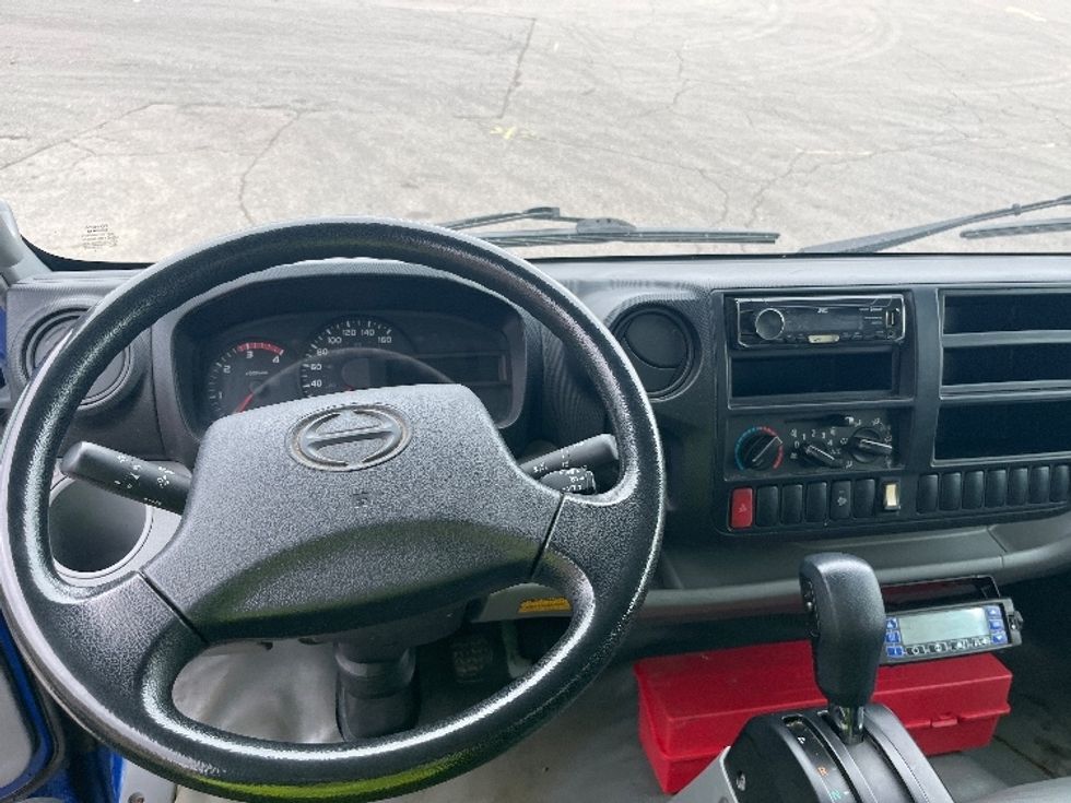 Refrigerated Truck-Light and Medium Duty Trucks-Hino-2020-195-Mississauga-ON-174,071\n\t\tkm-$ 72,500 - Image 16