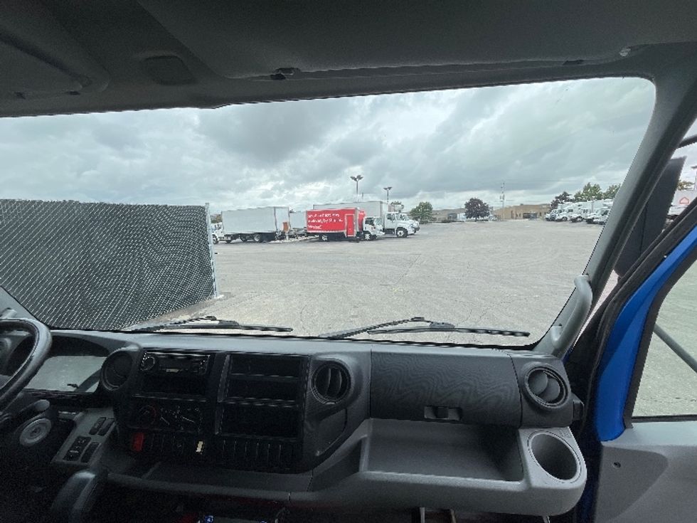 Refrigerated Truck-Light and Medium Duty Trucks-Hino-2020-195-Mississauga-ON-174,071\n\t\tkm-$ 72,500 - Image 21