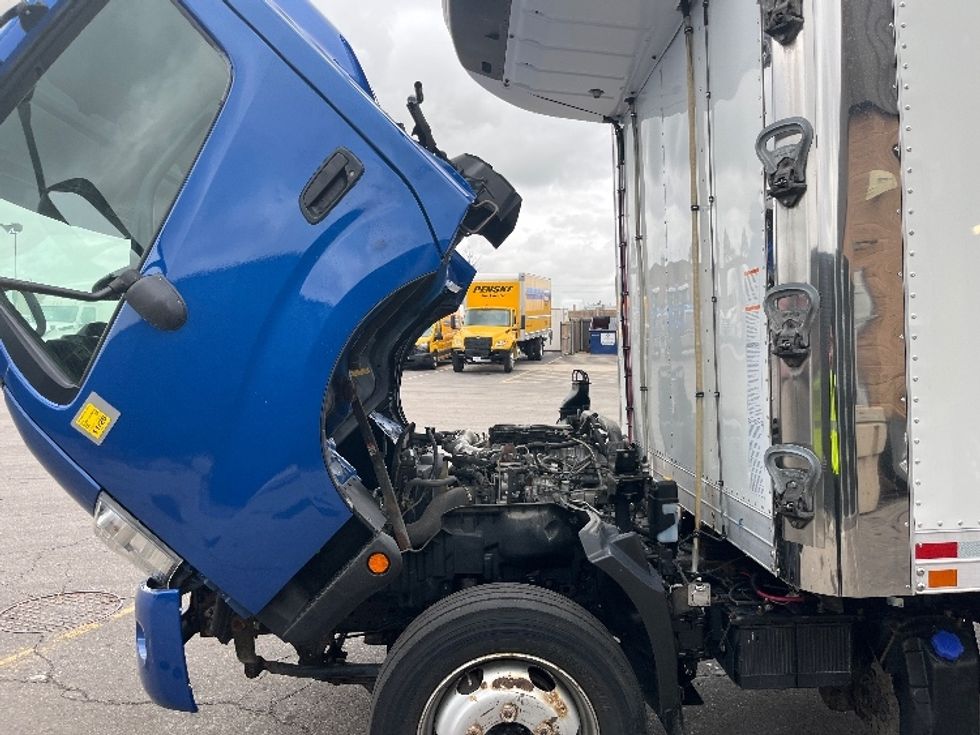 Refrigerated Truck-Light and Medium Duty Trucks-Hino-2020-195-Mississauga-ON-174,071\n\t\tkm-$ 72,500 - Image 23