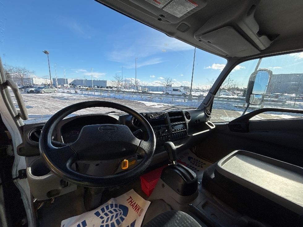 Refrigerated Truck-Light and Medium Duty Trucks-Hino-2020-195-Mississauga-ON-175,823\n\t\tkm-$ 71,000 - Image 17