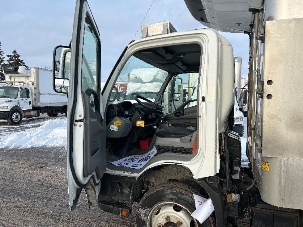 Refrigerated Truck-Light and Medium Duty Trucks-Hino-2020-195-Mississauga-ON-197,525\n\t\tkm-$ 70,000 - Image 15
