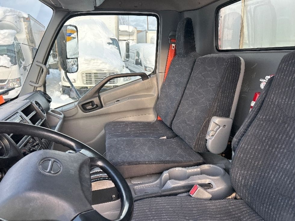 Refrigerated Truck-Light and Medium Duty Trucks-Hino-2020-195-Mississauga-ON-197,525\n\t\tkm-$ 70,000 - Image 18