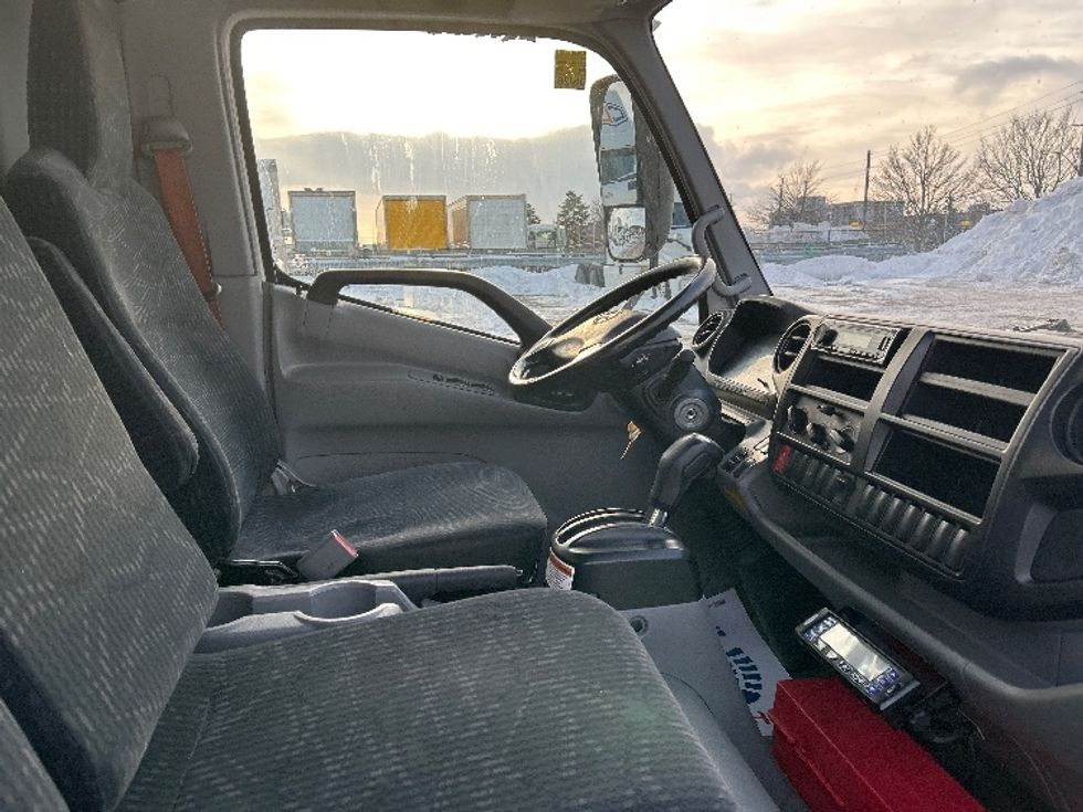 Refrigerated Truck-Light and Medium Duty Trucks-Hino-2020-195-Mississauga-ON-197,525\n\t\tkm-$ 70,000 - Image 21