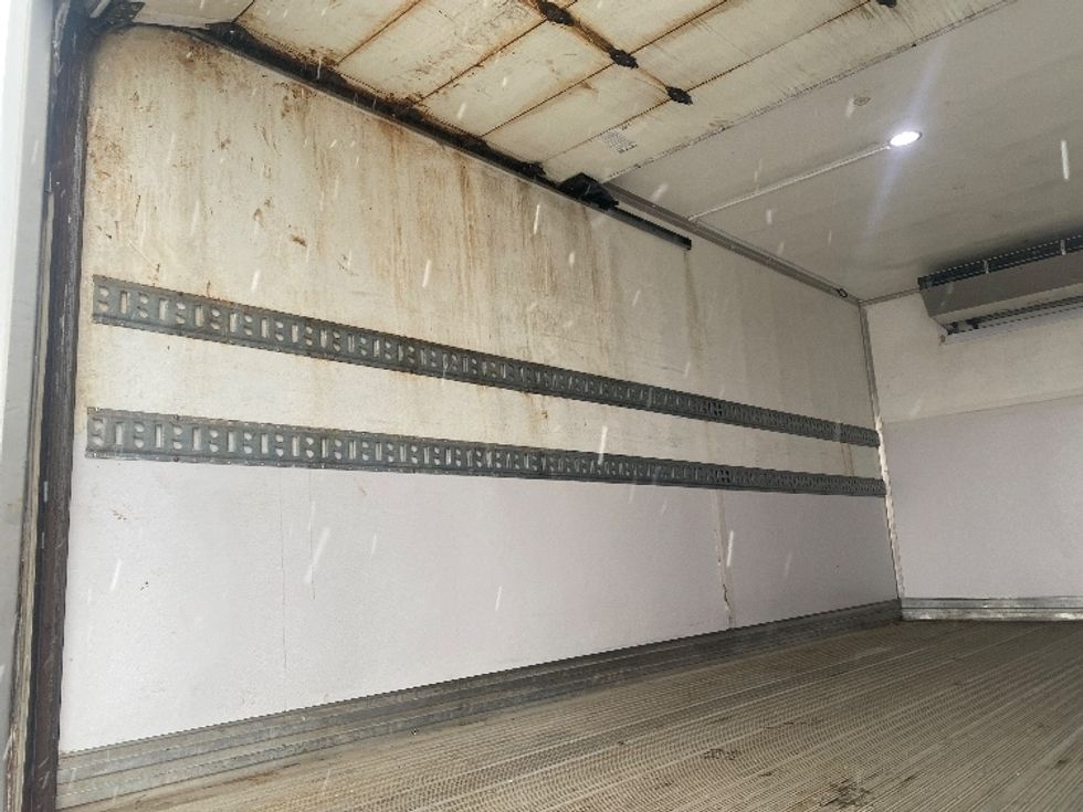 Refrigerated Truck-Light and Medium Duty Trucks-Hino-2020-195-Mississauga-ON-216,966\n\t\tkm-$ 67,500 - Image 11