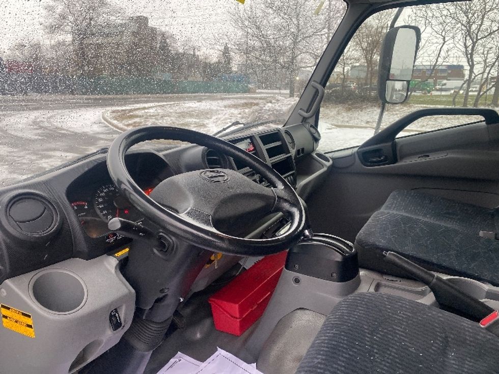 Refrigerated Truck-Light and Medium Duty Trucks-Hino-2020-195-Mississauga-ON-216,966\n\t\tkm-$ 67,500 - Image 17