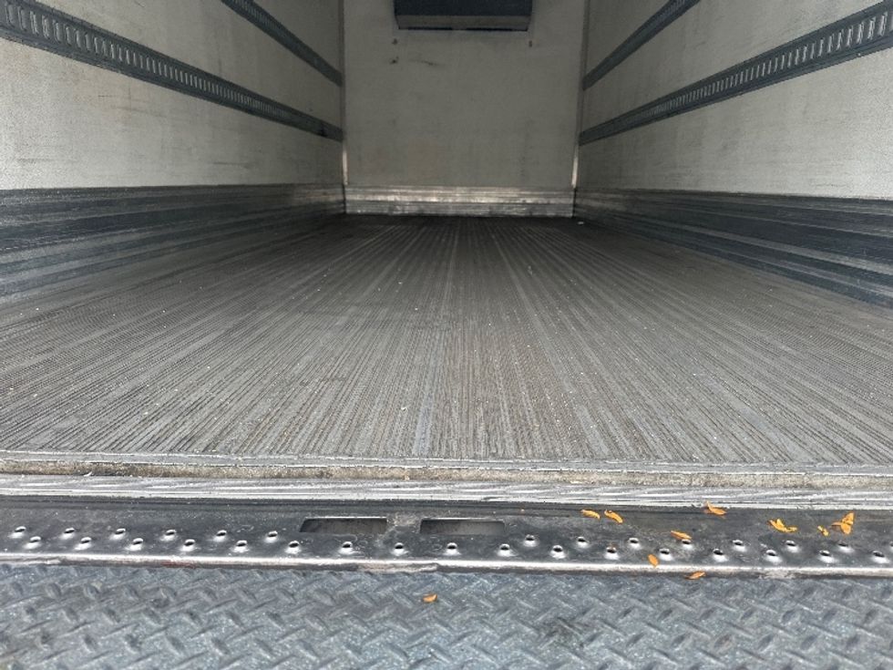 Refrigerated Truck-Light and Medium Duty Trucks-Hino-2020-195-Mississauga-ON-96,446\n\t\tkm-$ 82,500 - Image 10