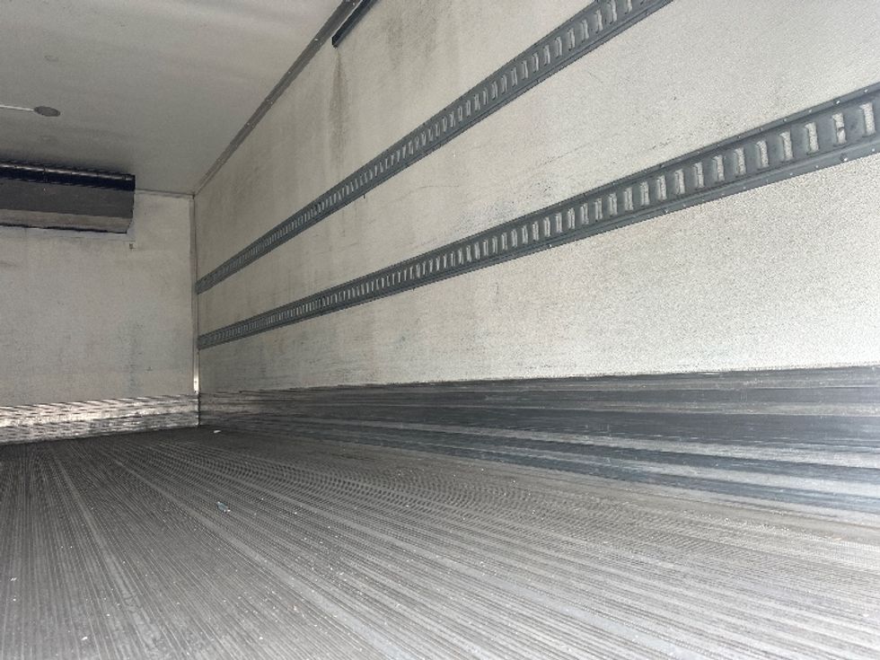 Refrigerated Truck-Light and Medium Duty Trucks-Hino-2020-195-Mississauga-ON-96,446\n\t\tkm-$ 82,500 - Image 12