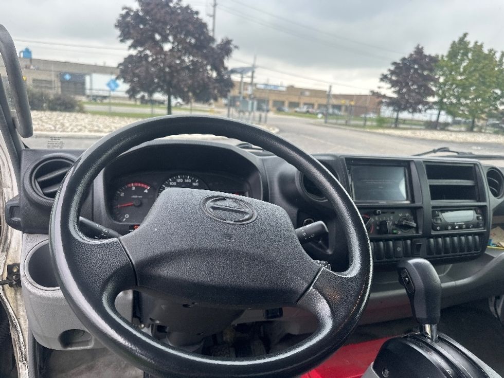 Refrigerated Truck-Light and Medium Duty Trucks-Hino-2020-195-Mississauga-ON-96,446\n\t\tkm-$ 82,500 - Image 18