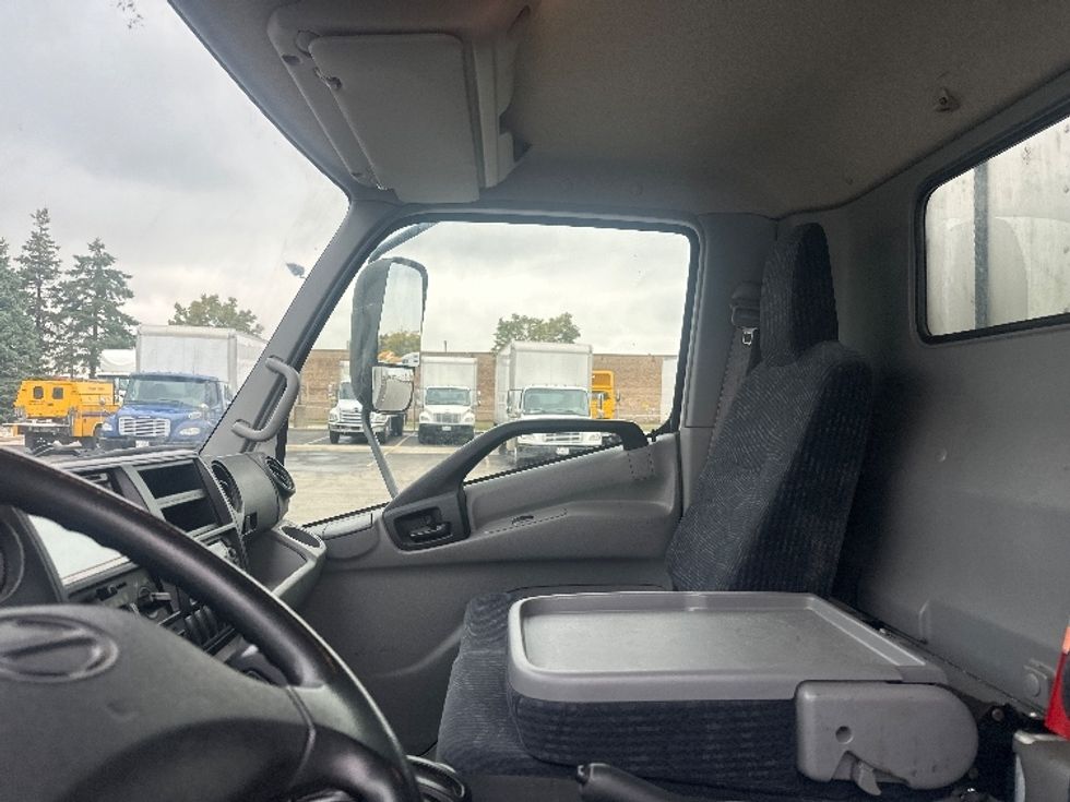 Refrigerated Truck-Light and Medium Duty Trucks-Hino-2020-195-Mississauga-ON-96,446\n\t\tkm-$ 82,500 - Image 19