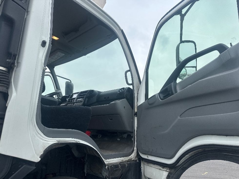 Refrigerated Truck-Light and Medium Duty Trucks-Hino-2020-195-Mississauga-ON-96,446\n\t\tkm-$ 82,500 - Image 20