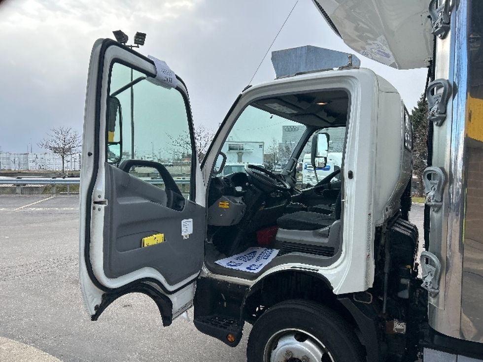 Refrigerated Truck-Light and Medium Duty Trucks-Hino-2020-195-Mississauga-ON-97,901\n\t\tkm-$ 82,250 - Image 16