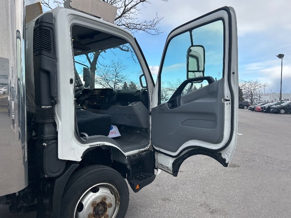 Refrigerated Truck-Light and Medium Duty Trucks-Hino-2020-195-Mississauga-ON-97,901\n\t\tkm-$ 82,250 - Image 20