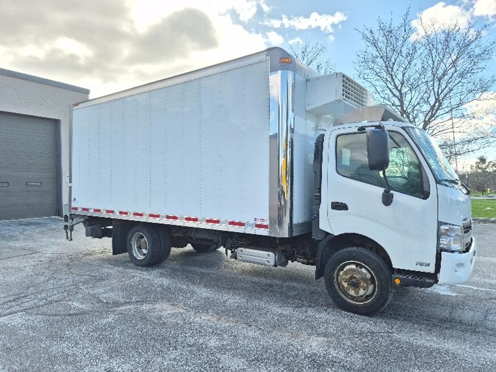 Refrigerated Truck-Light and Medium Duty Trucks-Hino-2020-195-Mississauga-ON-99,666\n\t\tkm-$ 81,000 - Image 1