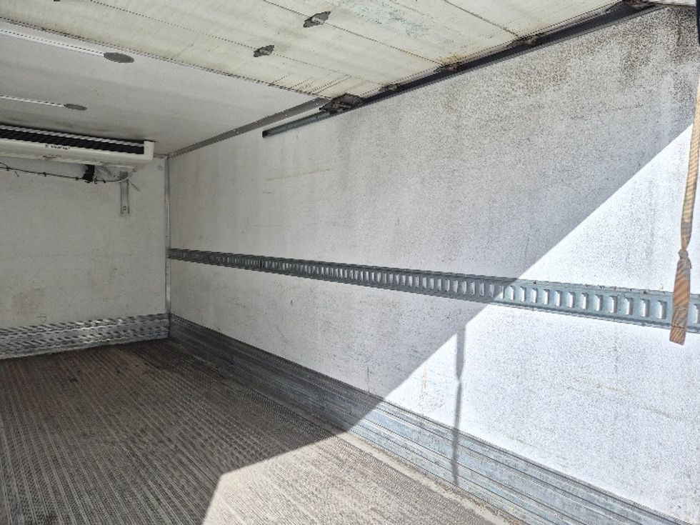 Refrigerated Truck-Light and Medium Duty Trucks-Hino-2020-195-Mississauga-ON-99,666\n\t\tkm-$ 81,000 - Image 12