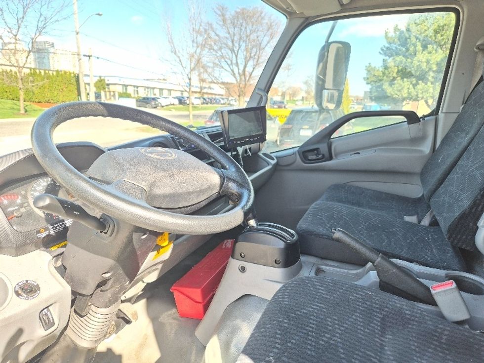Refrigerated Truck-Light and Medium Duty Trucks-Hino-2020-195-Mississauga-ON-99,666\n\t\tkm-$ 81,000 - Image 17
