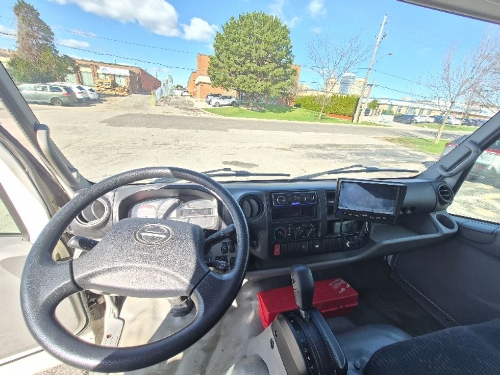 Refrigerated Truck-Light and Medium Duty Trucks-Hino-2020-195-Mississauga-ON-99,666\n\t\tkm-$ 81,000 - Image 18