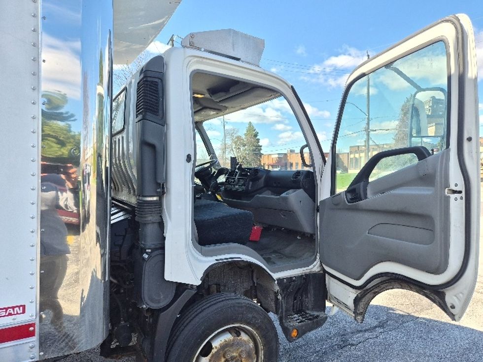 Refrigerated Truck-Light and Medium Duty Trucks-Hino-2020-195-Mississauga-ON-99,666\n\t\tkm-$ 81,000 - Image 20