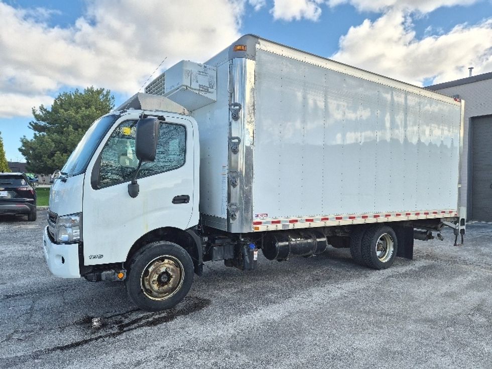 Refrigerated Truck-Light and Medium Duty Trucks-Hino-2020-195-Mississauga-ON-99,666\n\t\tkm-$ 81,000 - Image 3