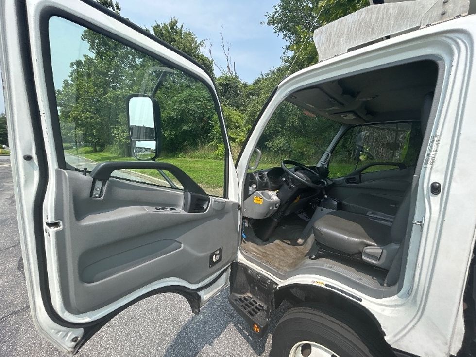 Refrigerated Truck-Light and Medium Duty Trucks-Hino-2020-195-Montgomery-NY-109,854\n\t\tmiles-$ 47,750 - Image 16
