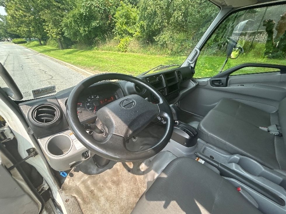 Refrigerated Truck-Light and Medium Duty Trucks-Hino-2020-195-Montgomery-NY-109,854\n\t\tmiles-$ 47,750 - Image 17