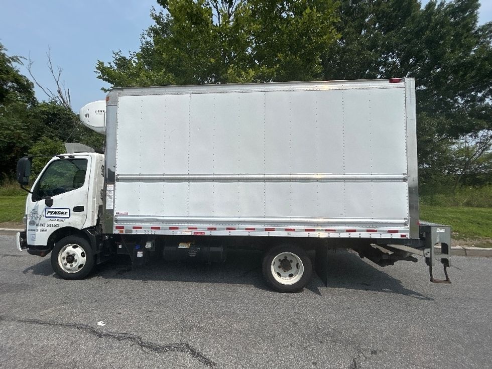 Refrigerated Truck-Light and Medium Duty Trucks-Hino-2020-195-Montgomery-NY-109,854\n\t\tmiles-$ 47,750 - Image 4