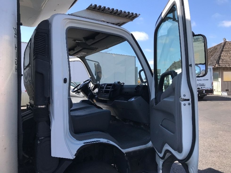 Refrigerated Truck-Light and Medium Duty Trucks-Hino-2020-195-National City-CA-130,169\n\t\tmiles-$ 53,000 - Image 20