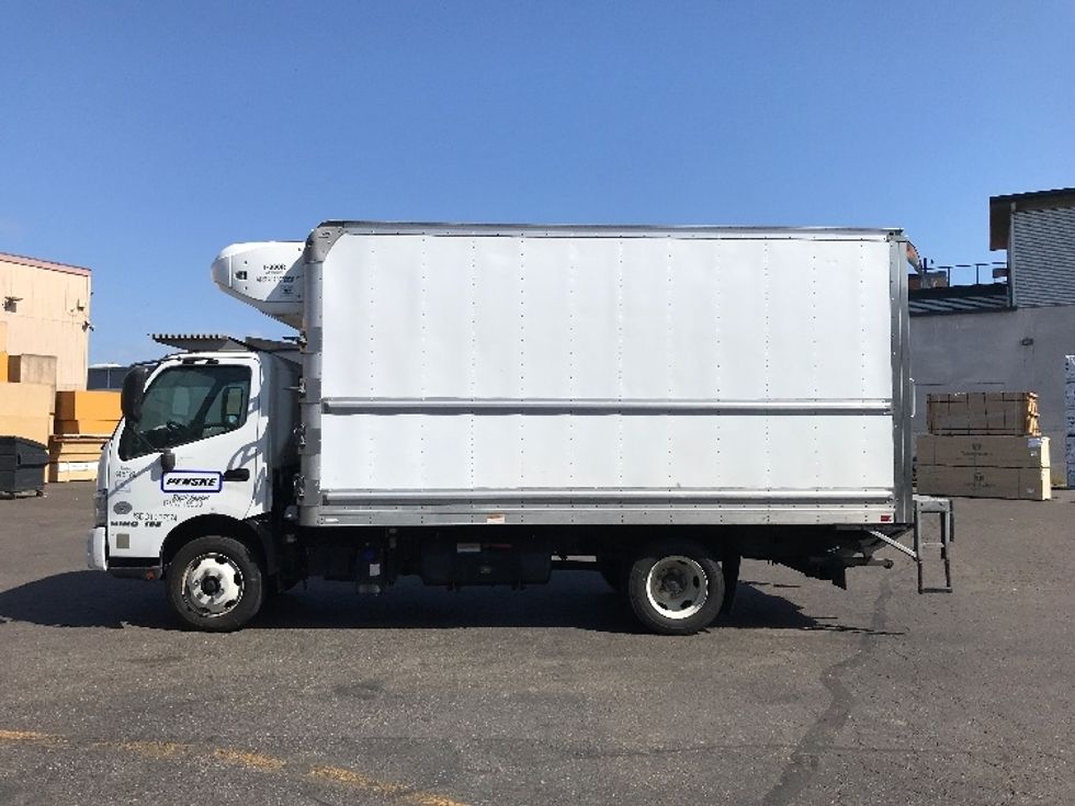 Refrigerated Truck-Light and Medium Duty Trucks-Hino-2020-195-National City-CA-130,169\n\t\tmiles-$ 53,000 - Image 4