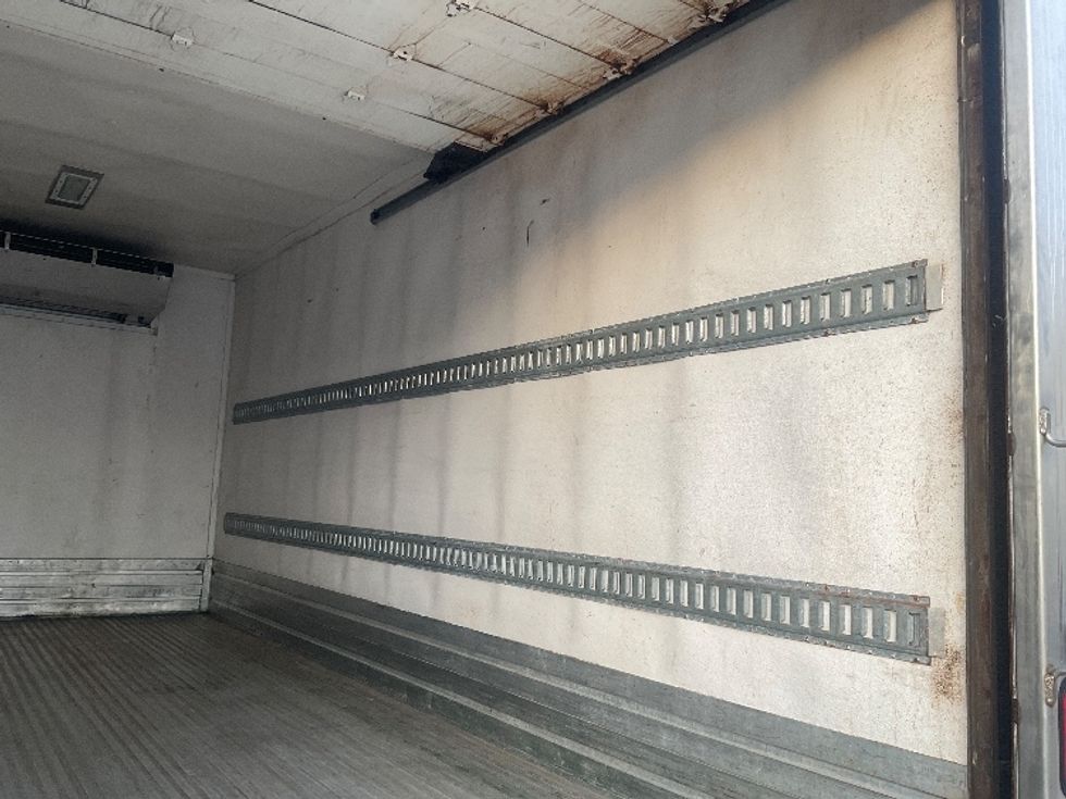 Refrigerated Truck-Light and Medium Duty Trucks-Hino-2020-195-Norfolk-VA-111,991\n\t\tmiles-$ 56,000 - Image 12