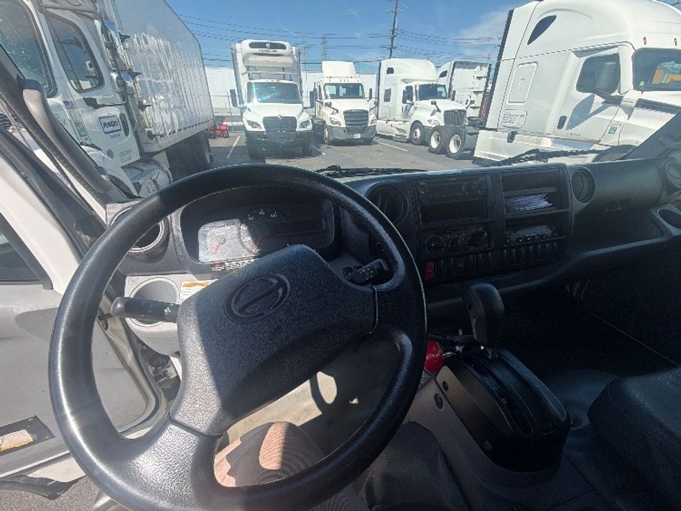 Refrigerated Truck-Light and Medium Duty Trucks-Hino-2020-195-North Bergen-NJ-92,719\n\t\tmiles-$ 50,250 - Image 18