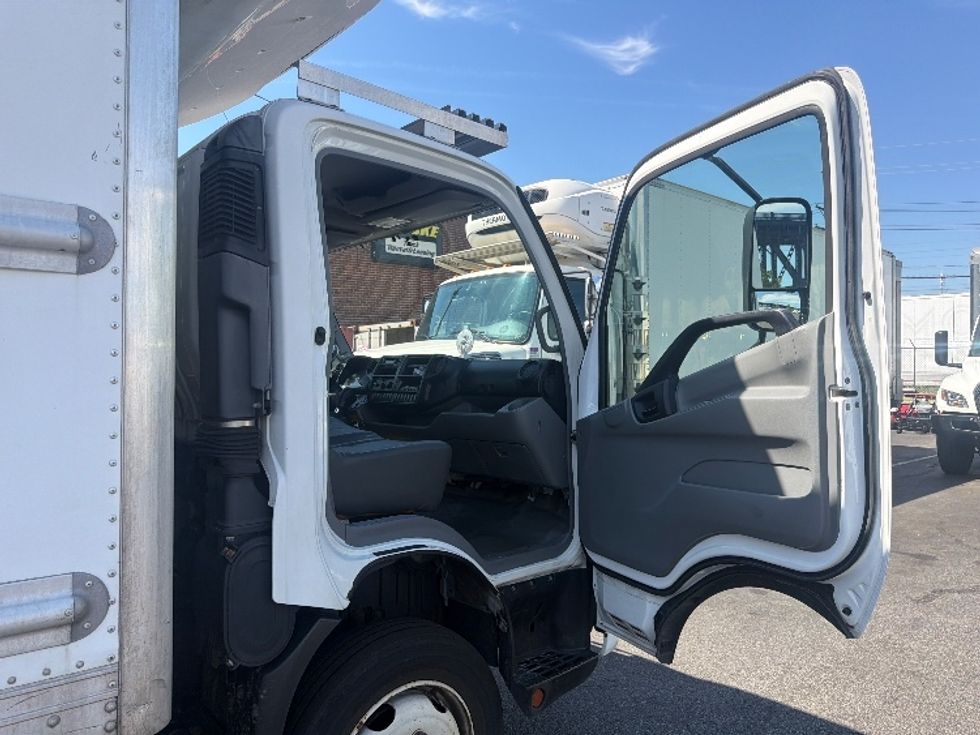 Refrigerated Truck-Light and Medium Duty Trucks-Hino-2020-195-North Bergen-NJ-92,719\n\t\tmiles-$ 50,250 - Image 20