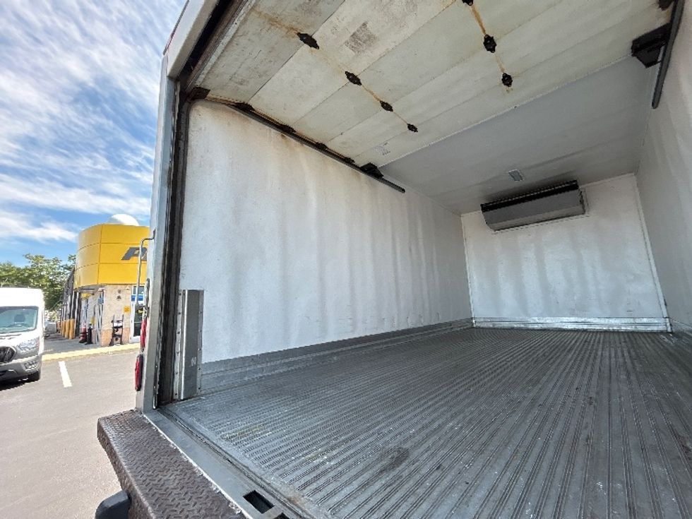 Refrigerated Truck-Light and Medium Duty Trucks-Hino-2020-195-Norton-MA-91,401\n\t\tmiles-$ 48,500 - Image 11