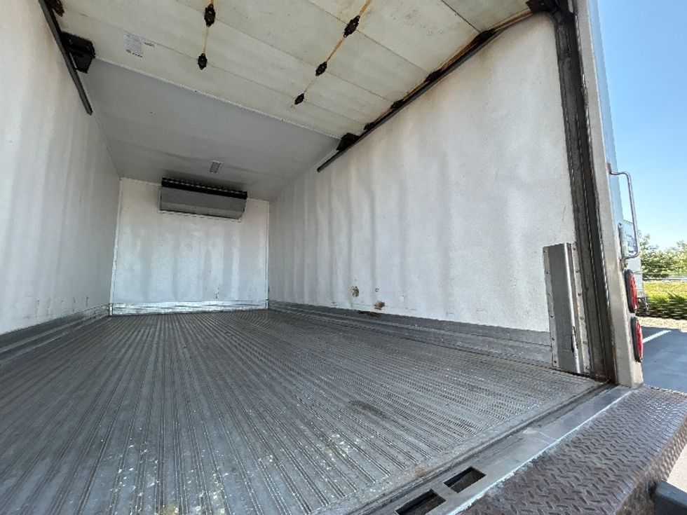Refrigerated Truck-Light and Medium Duty Trucks-Hino-2020-195-Norton-MA-91,401\n\t\tmiles-$ 48,500 - Image 12