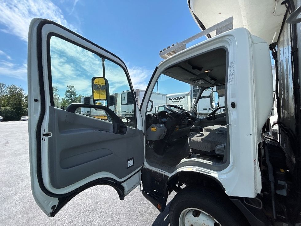 Refrigerated Truck-Light and Medium Duty Trucks-Hino-2020-195-Norton-MA-91,401\n\t\tmiles-$ 48,500 - Image 16